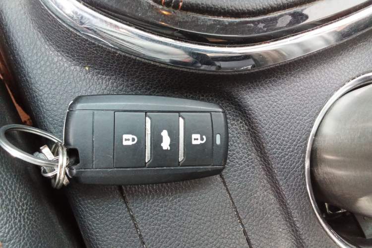 Used CHANGAN OSHAN CX70 2017 Facelifted CX70T 1.5T Manual Zunqing Edition
