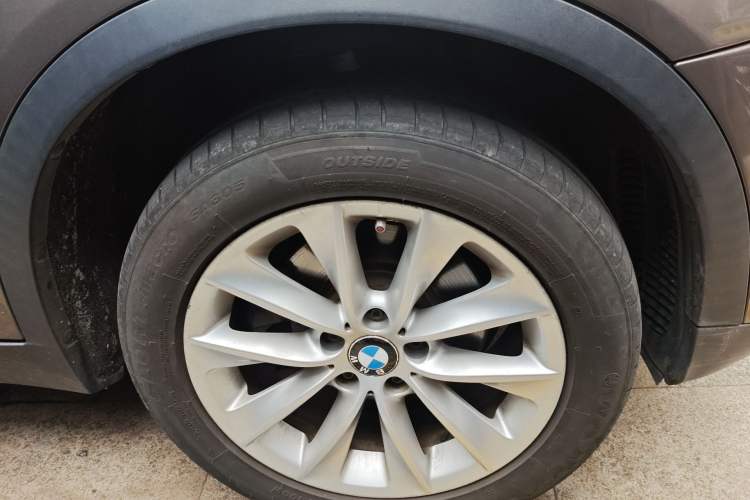 Used BMW X3 2013 Facelifted xDrive20i Luxury Edition Right Front Wheel Hub