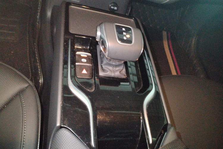 Used Hongqi E-QM5 2021 Online Booking Charging Basic Edition 5 Seats