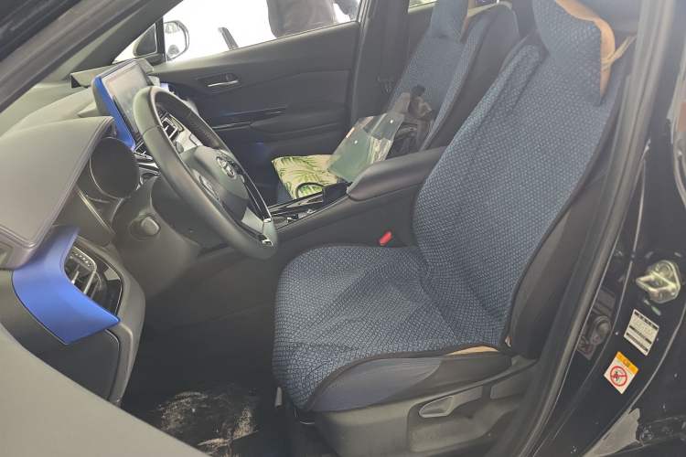 Used Toyota C-HR 2018 2.0L Luxury Sunroof Version China VI Standard Left Front Seat