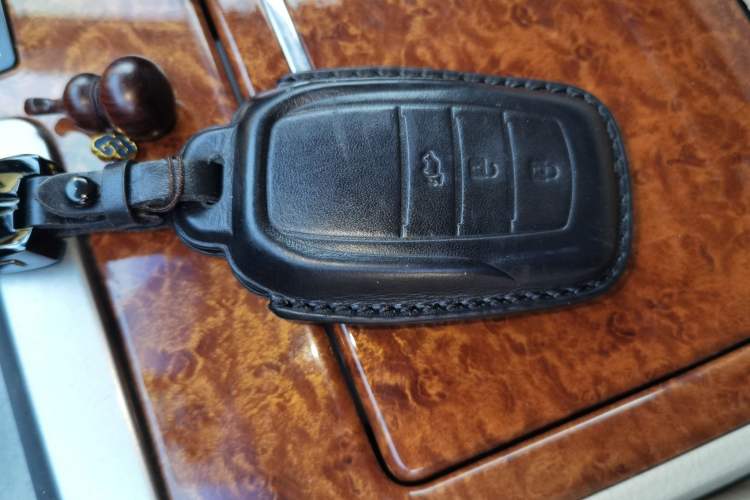 Used Toyota Land Cruiser 2012 4.0L Automatic VX
