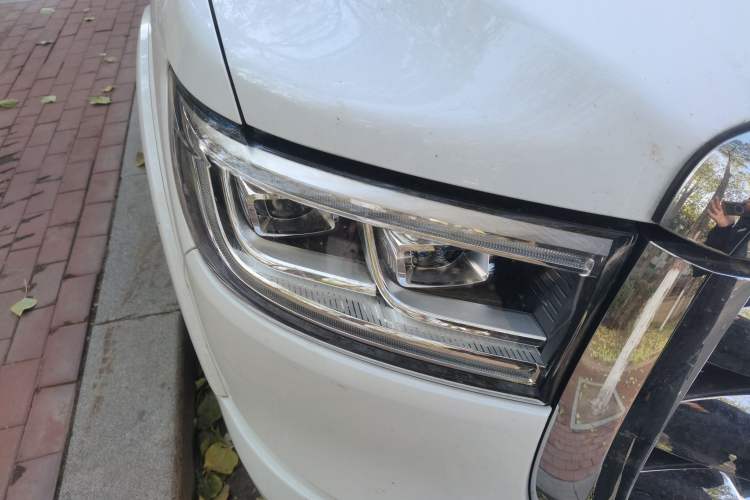 Used Great Wall Poer 2021 2.0T Global Version Automatic Diesel 4x4 Sporty Standard Cab GW4D20M Right Front Headlight