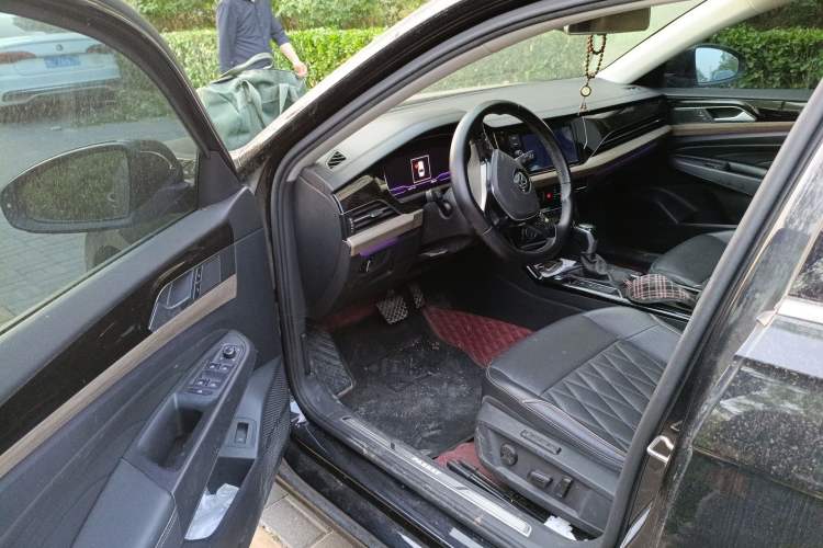 Used Volkswagen Passat 2019 330TSI Luxury Edition China VI Standard
