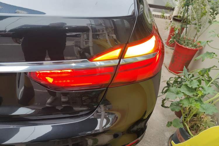 Used BMW 7 Series 2018 730Li Leading Model Excellence Package
