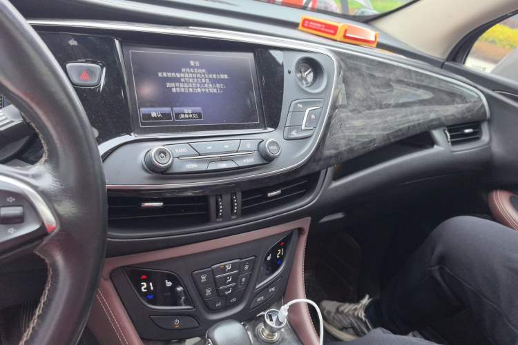 Used Buick Envision 2015 20T Four-Wheel Drive Luxury Model Audio And AC Panel