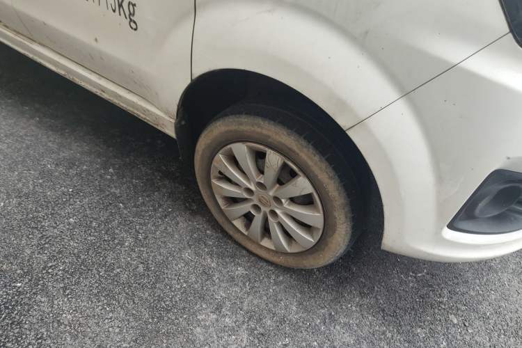 Used Jinbei Gold Hiace M Classic 2024 1.6L Travel Lion Van 2-Seater Right Front Wheel Hub