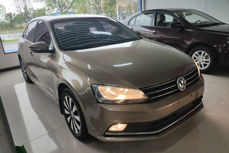 Used Volkswagen Sagitar 2017 230TSI Automatic Comfort Version