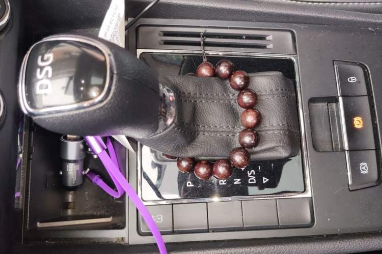 Used Skoda Superb 2016 TSI280 DSG Advanced Edition Gear Lever