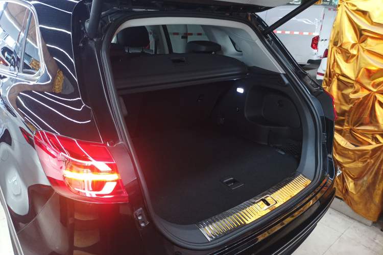 Used Hongqi HS5 2022 Revised Version 2.0T Smart Connect Flagship Edition
