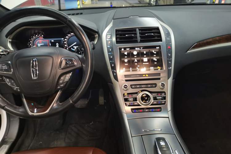 Used Lincoln MKZ 2017 2.0T Prestige Edition Gear Lever