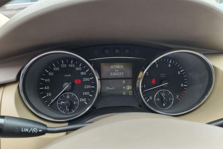 Used Mercedes-Benz R-Class 2009 R 300 L Luxury Model