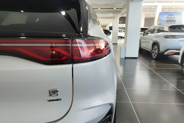 Used BYD Tang New Energy 2025 Intelligent Driving Version DM-i 115KM Flagship Edition Exterior 3