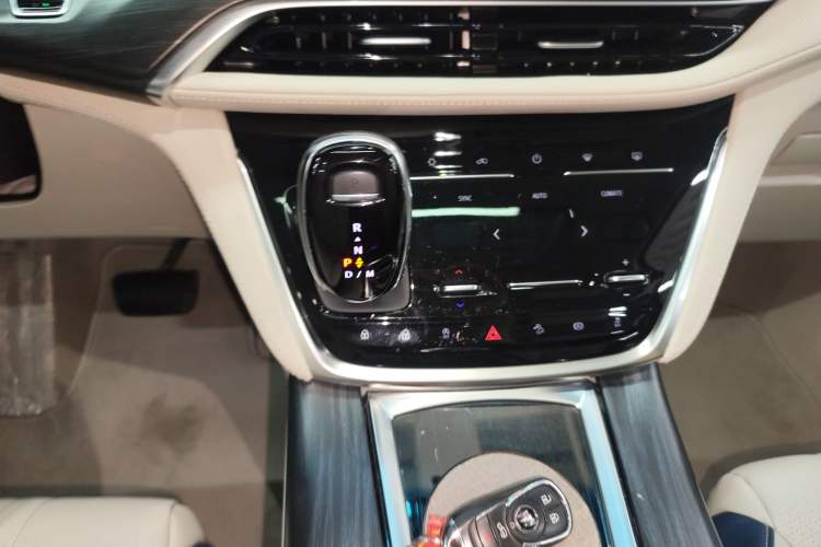 Used Buick GL8 2021 ES Landtrek 653T Comfort Edition