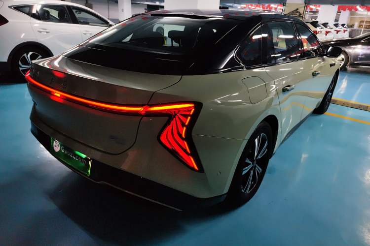 Used Hongqi EH7 2024 690 Pro