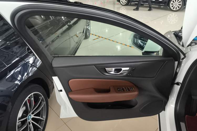 Used Volvo S60 2025 B4 Zhiyuan Luxury Edition