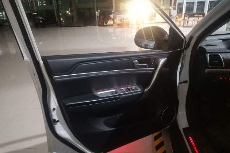 Used Haval H6 2015 Sport Edition 1.5T Automatic Two-Wheel Drive Luxury Model