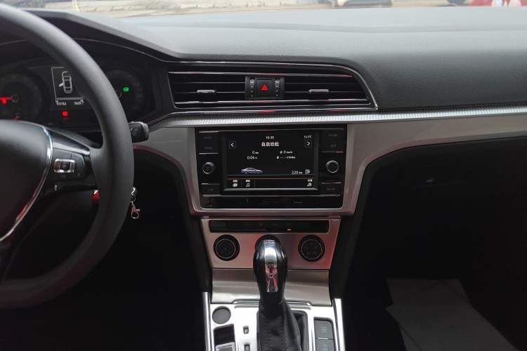 Used Volkswagen Lamando 2019 230TSI DSG Vision Edition China VI Standard Audio And AC Panel