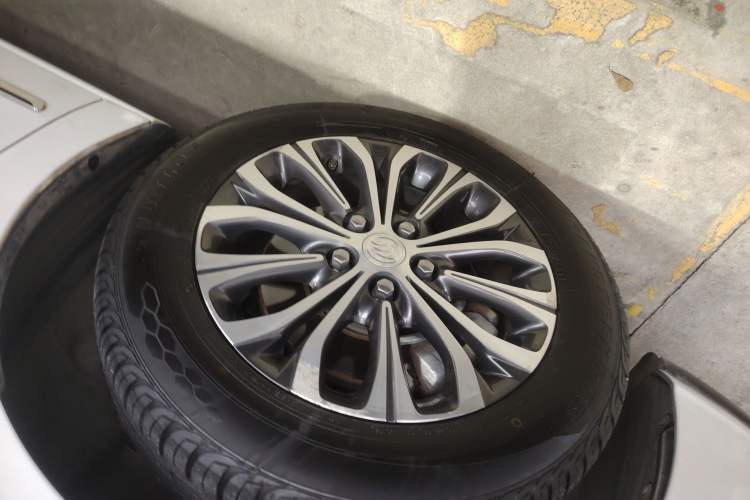 Used Buick GL8 2021 Land Cruiser Executive Class 652T Luxury Model