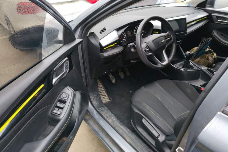 Used Roewe i5 2021 1.5L Manual Platinum Edition