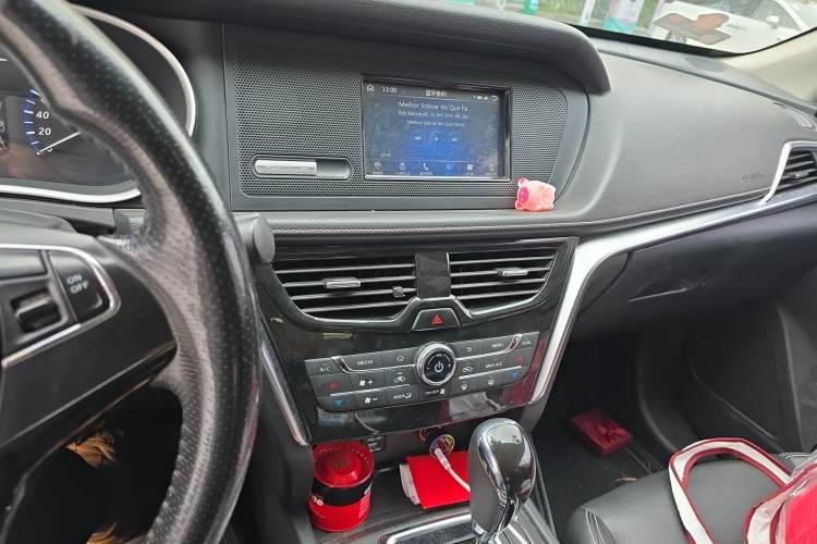 Used Venucia T90 2017 2.0L CVT Smart Edition Audio And AC Panel