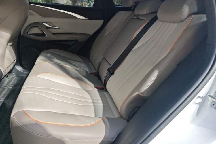 Used BYD Song Pro New Energy 2024 HONOR Edition DM-i 71KM Navigation Model Left Rear Seat