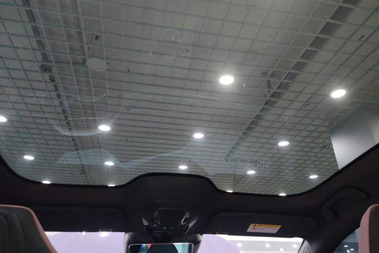 Used Hongqi Tiangong 08 2025 565 Ultra Four-Wheel Drive Version Headliner