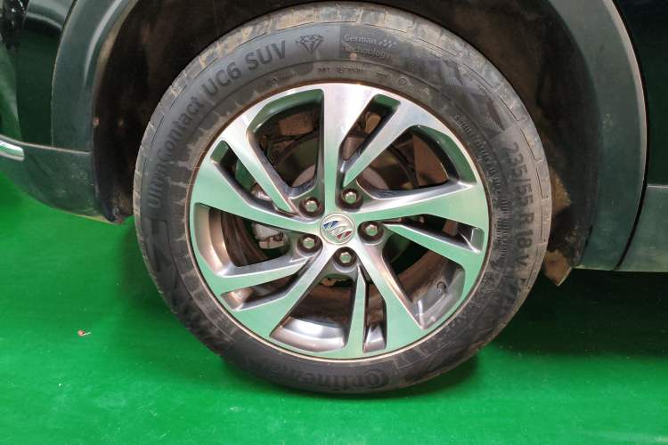 Used Buick Envision 2023 Encore S 552T Two-Wheel Drive Luxury Model
