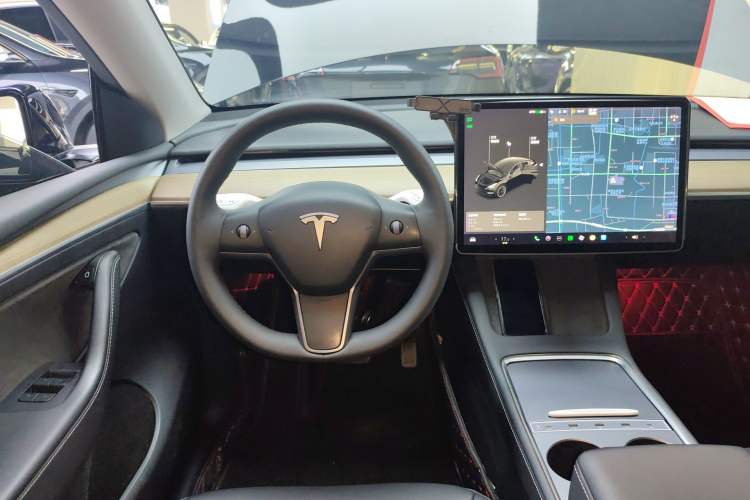 Used Tesla Model Y 2021 Long-Range All-Wheel-Drive Version 3D7
