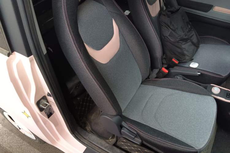 Used Chery New Energy QQ Ice Cream 2022 170km Sundae Phosphate Lithium-Ion