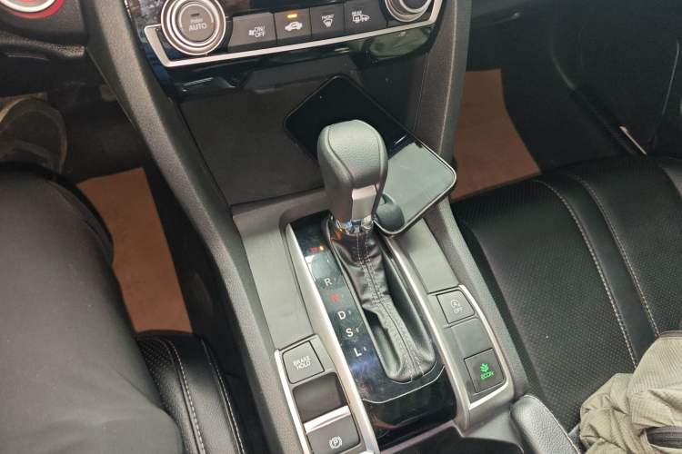 Used Honda Civic 2019 220TURBO CVT Dynamic Edition China VI Gear Lever