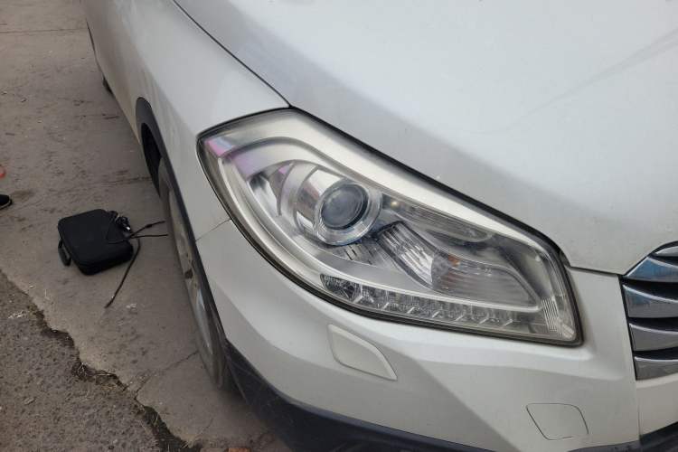 Used Suzuki S-Cross 2014 1.6L CVT Two-Wheel Drive Elite Version Right Front Headlight