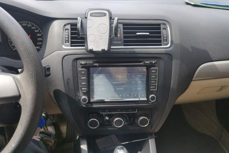 Used Volkswagen Sagitar 2012 1.6L Automatic Comfort Edition
