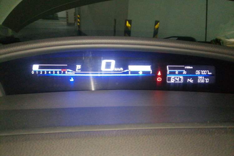 Used Honda Jade 2013 1.8L automatic Comfort version 5 seats
