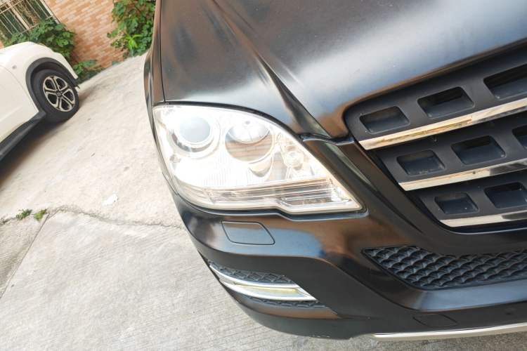 Used Mercedes-Benz M-Class 2010 ML 300 4MATIC Right Front Headlight