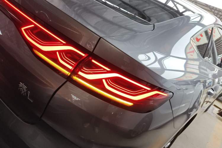 Used BYD Qin L 2024 DM-i 80KM Leading Model Right Rear Taillight