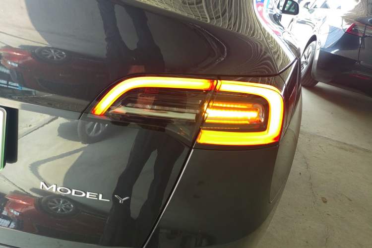 Used Tesla Model Y 2024 Rear-Wheel-Drive Version Exterior 3