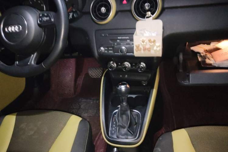 Used Audi A1 2012 1.4 TFSI Ego Audio And AC Panel