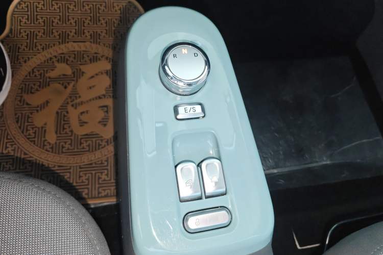 Used CHANGAN NEVO Lumin 2022 155 km – Refreshingly Sweet Edition Gear Lever