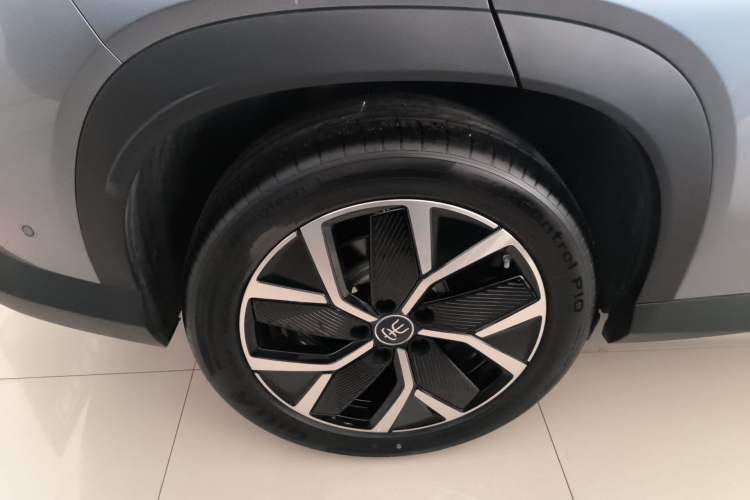 Used BYD Song L DM-i 2025 Intelligent Driving Version 160 km Beyond-Range Type Right Rear Wheel Hub