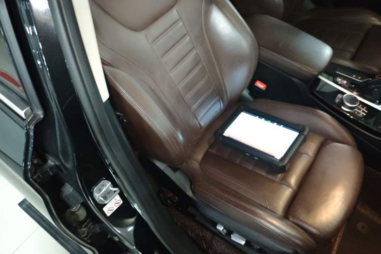 Used BMW X3 2021 xDrive28i Luxury Package Right Front Seat