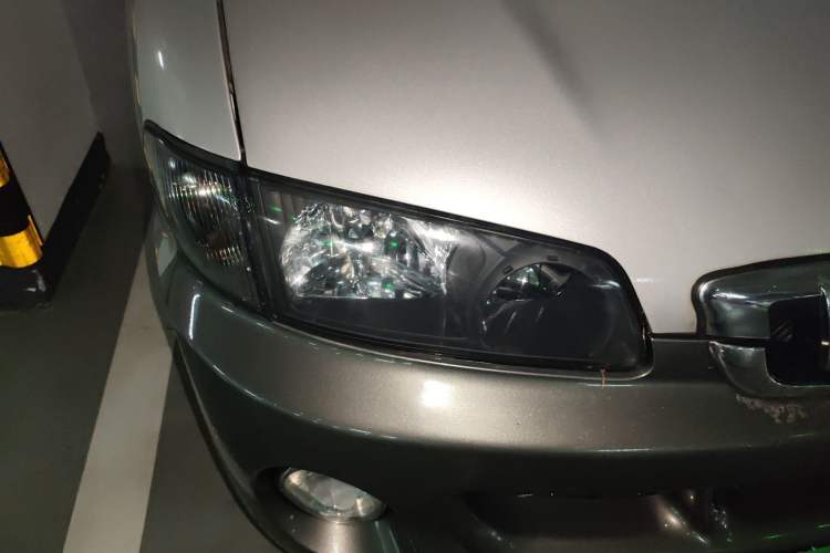 Used JAC Group Refine 2011 2.0L Shuttle Gasoline Comfort Edition HFC4GA3 Right Front Headlight