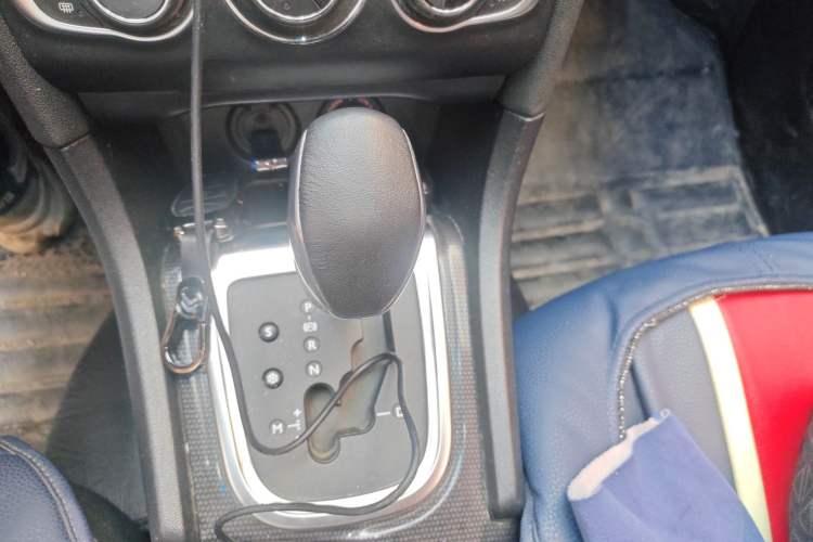 Used Citroen C4L 2014 1.6THP Intelligent Drive Automatic Dynamic Model Gear Lever