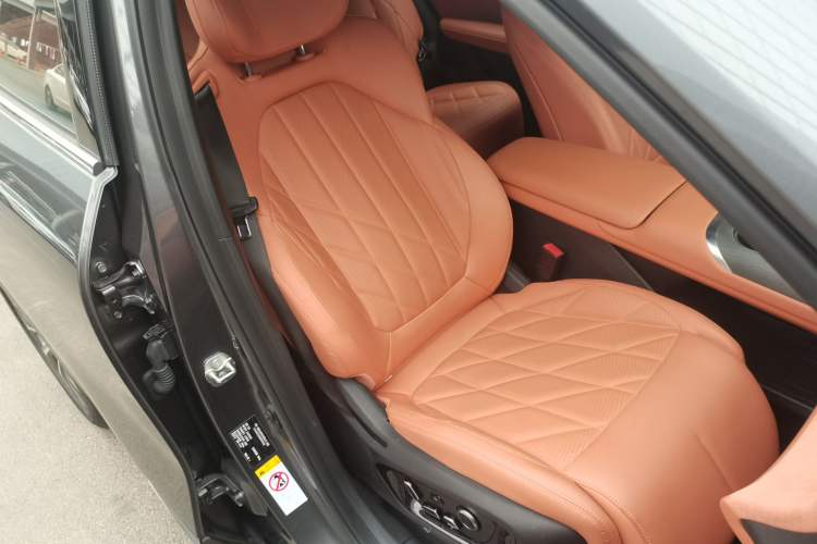 Used CHANGAN CS75 PLUS 2025 4th Generation UItra 2.0T New Blue Whale Smart Intelligent Powertrain Version Right Front Seat