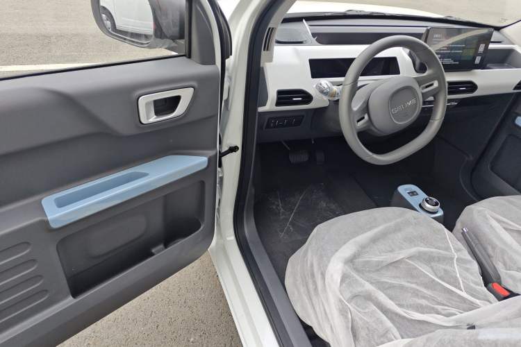 Used Geely Galaxy Panda 2024 Panda Mini 200km Endurance Bear
