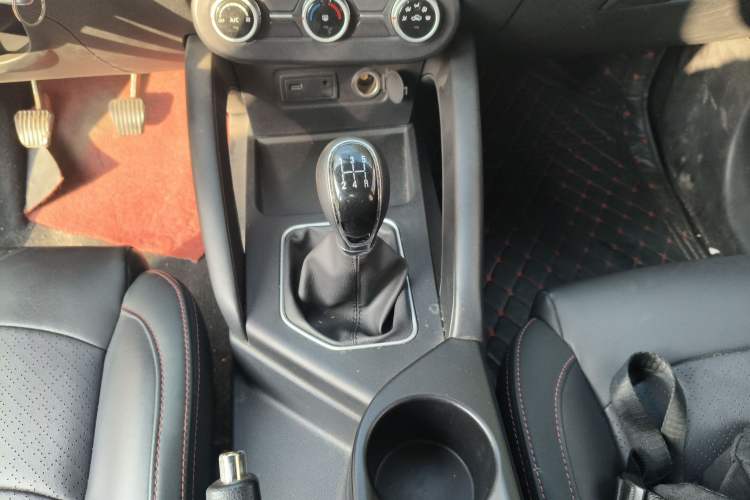 Used Dongfeng Fengon 500 2022 1.5L Manual Enjoyment Model
