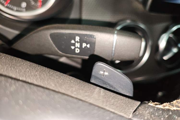 Used Mercedes-Benz GLA 2017 GLA 200 Sport Edition Gear Lever