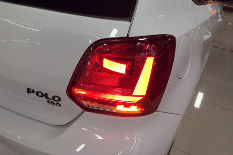 Used Volkswagen Polo 2014 1.6L Automatic Comfort Edition
