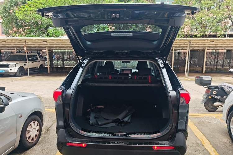 Used Toyota RAV4 2022 2.0L CVT Two-Wheel Drive Urban Edition