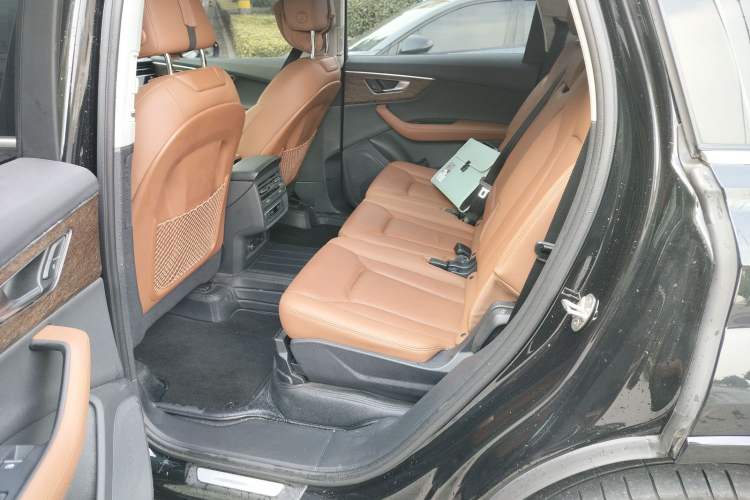 Used Audi Q7 2023 45 TFSI quattro S line Sport model