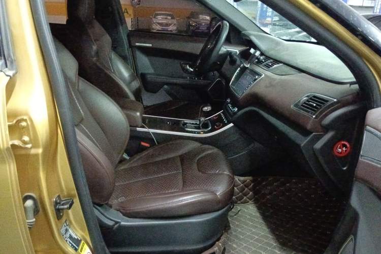 Used Land X7 2015 2.0T Panoramic Prestige Edition